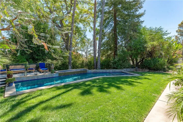 4956 Hood Drive, Woodland Hills, California 91364
