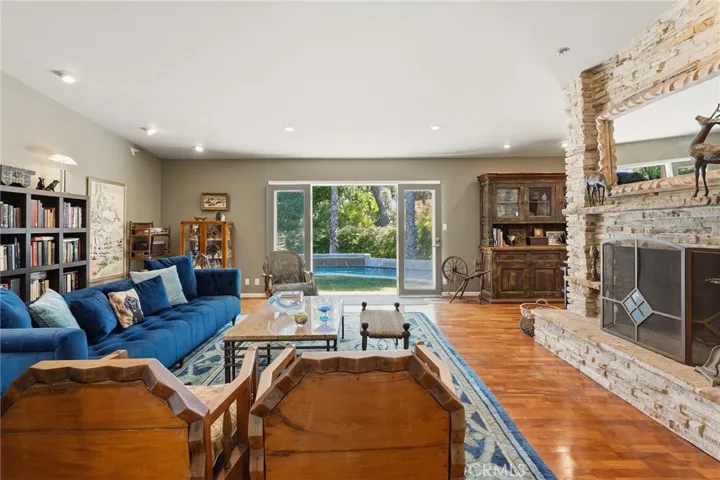 4956 Hood Drive, Woodland Hills, California 91364