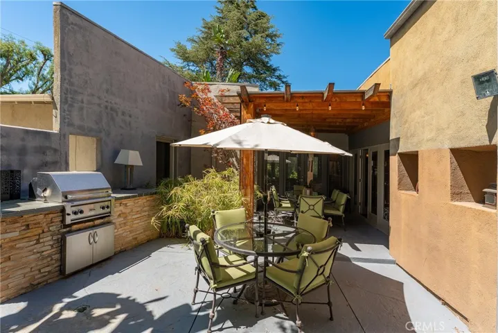 4956 Hood Drive, Woodland Hills, California 91364