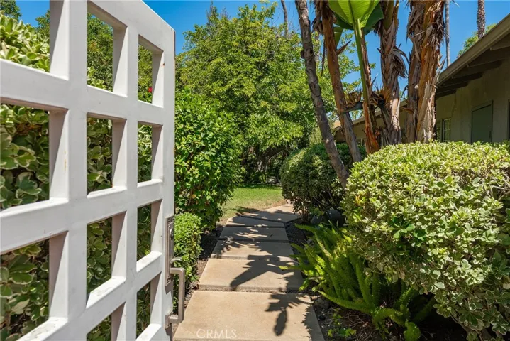 4956 Hood Drive, Woodland Hills, California 91364
