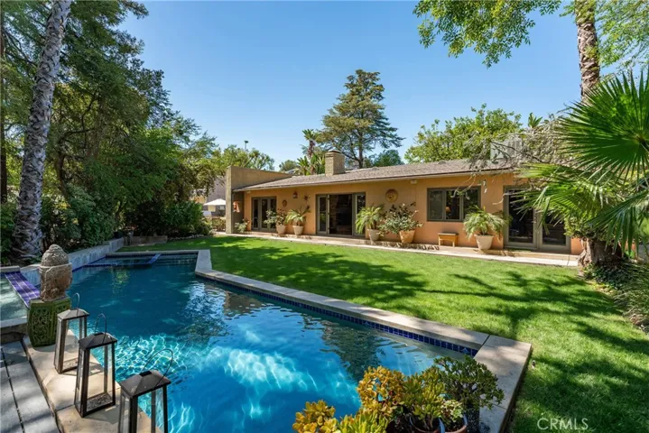 4956 Hood Drive, Woodland Hills, California 91364