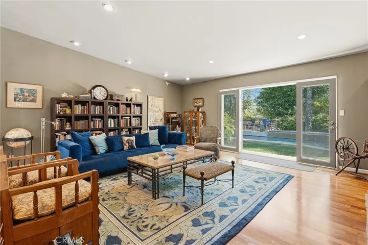 4956 Hood Drive, Woodland Hills, California 91364