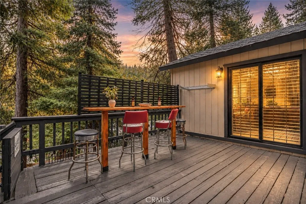 Built-in Bar for Enjoying the Back Deck!
