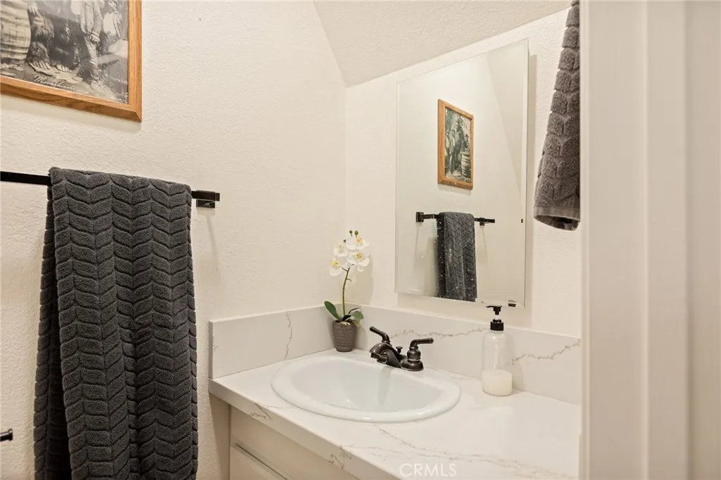 1/2 Bath Upstairs!