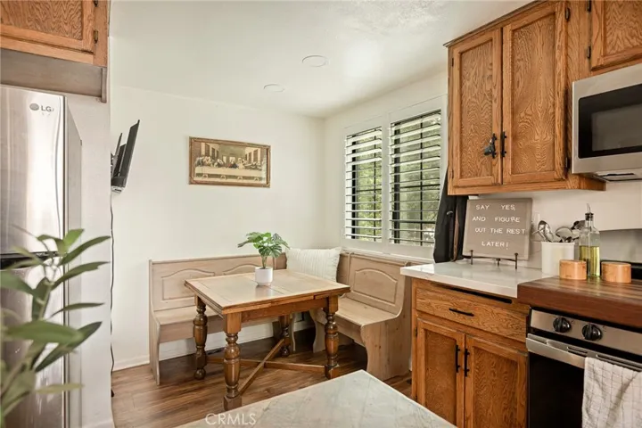 Eat-In Kitchenette!