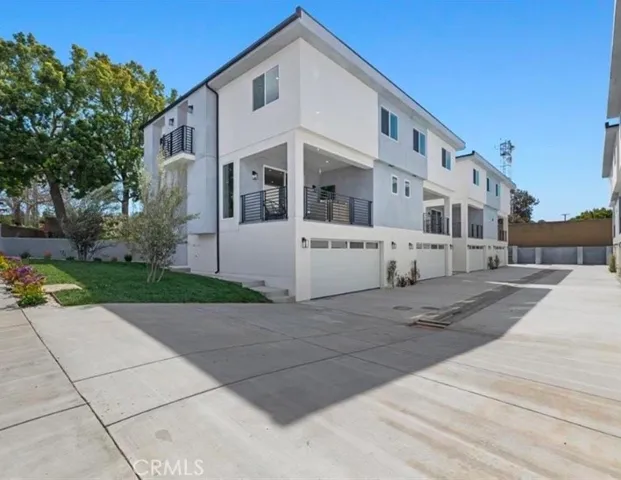 26109 Narbonne, Lomita, California 90717