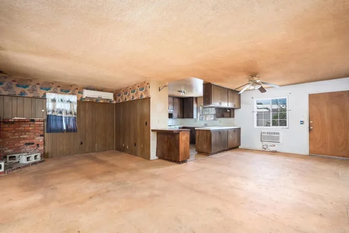 115 Beech, El Cajon, California 92021