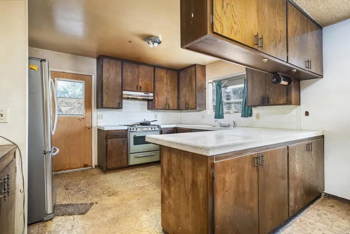 115 Beech, El Cajon, California 92021