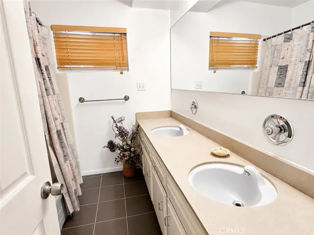 10527 Colebrook Street, Shadow Hills, California 91040