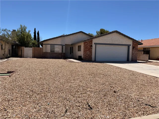 12901 Briarcliff, Victorville, California 92395