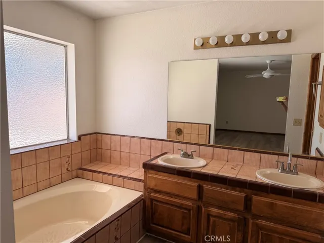 12901 Briarcliff, Victorville, California 92395
