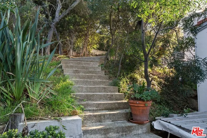 26207 Ingleside Way, Malibu, California 90265