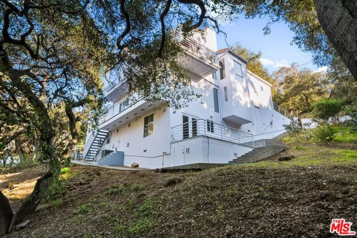 26207 Ingleside Way, Malibu, California 90265