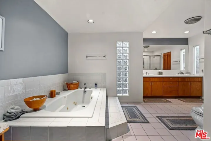 26207 Ingleside Way, Malibu, California 90265