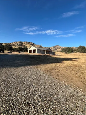 8058 Monreal Dr, Sanger, California 93657