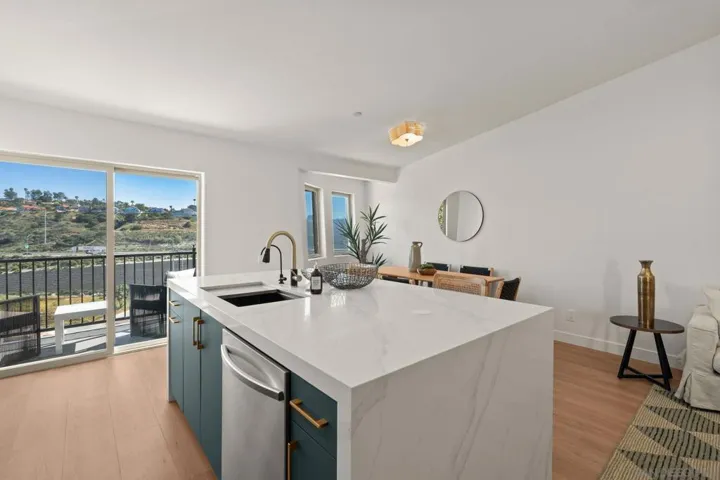 2483 Oxford Ave, Cardiff By The Sea, California 92007