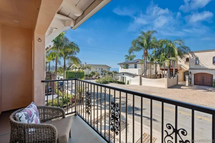 2483 Oxford Ave, Cardiff By The Sea, California 92007