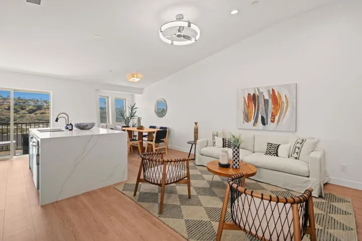 2483 Oxford Ave, Cardiff By The Sea, California 92007
