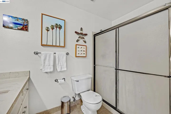 13725 Seagate Dr, San Leandro, California 94577-6429