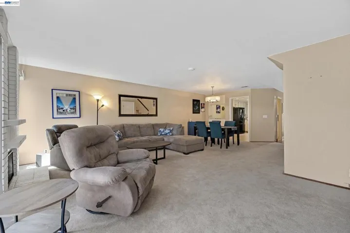 13725 Seagate Dr, San Leandro, California 94577-6429