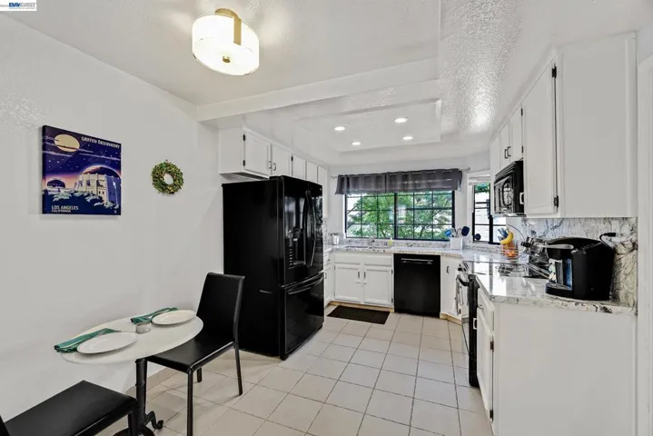 13725 Seagate Dr, San Leandro, California 94577-6429