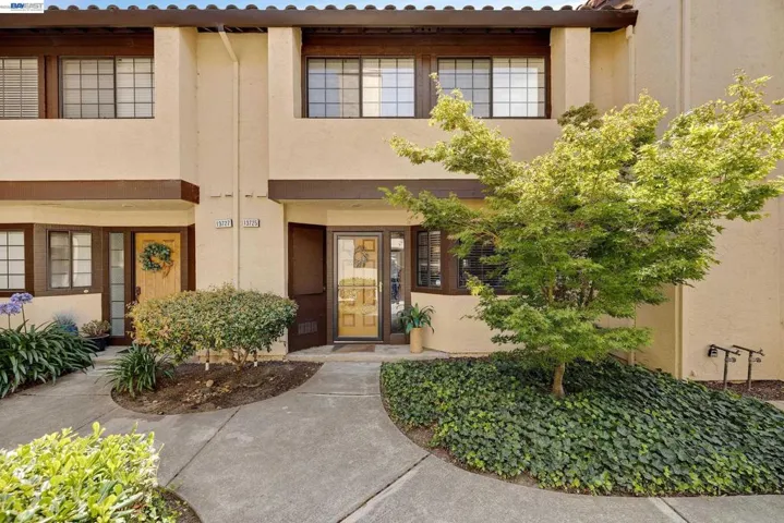 13725 Seagate Dr, San Leandro, California 94577-6429
