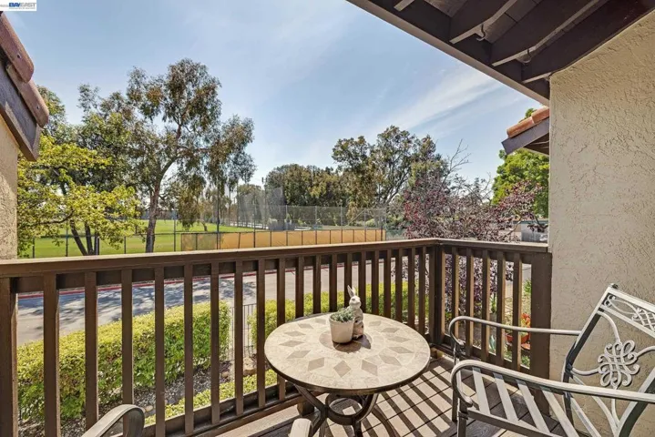 13725 Seagate Dr, San Leandro, California 94577-6429