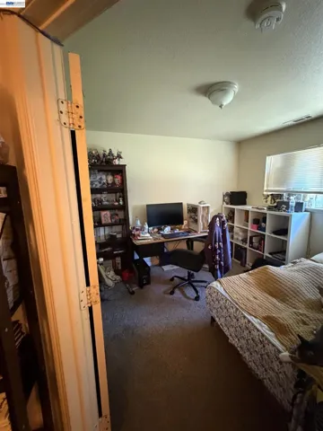 5917 Clover Manor Way, Sacramento, California 95824