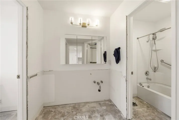 1175 Tivoli 73, Simi Valley, California 93065