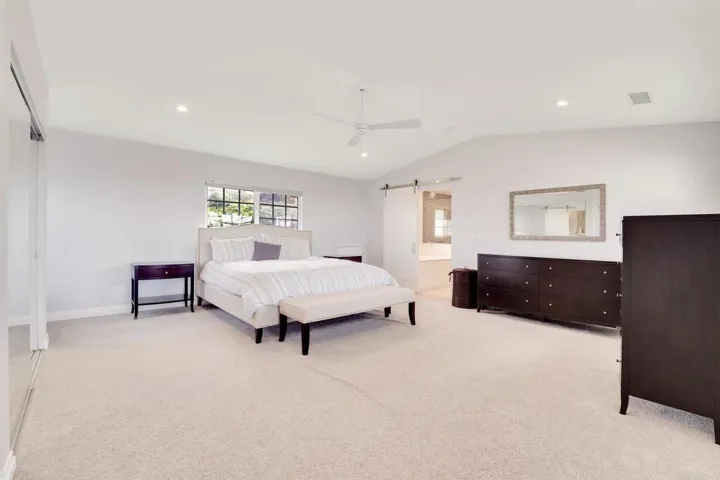 972 Skylark Drive, La Jolla, California 92037