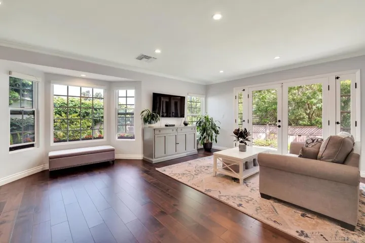 972 Skylark Drive, La Jolla, California 92037