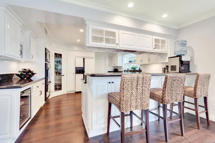 972 Skylark Drive, La Jolla, California 92037