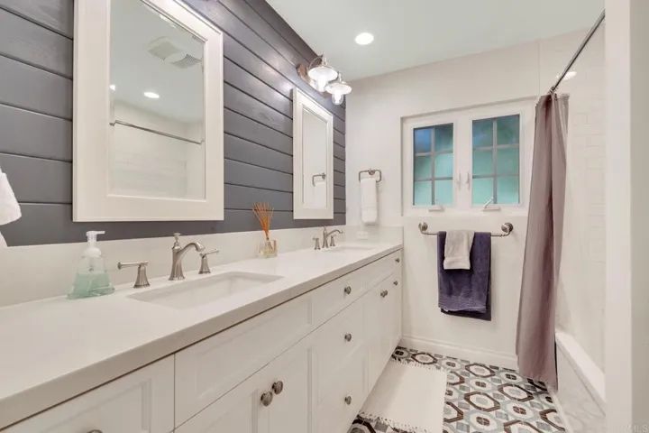972 Skylark Drive, La Jolla, California 92037