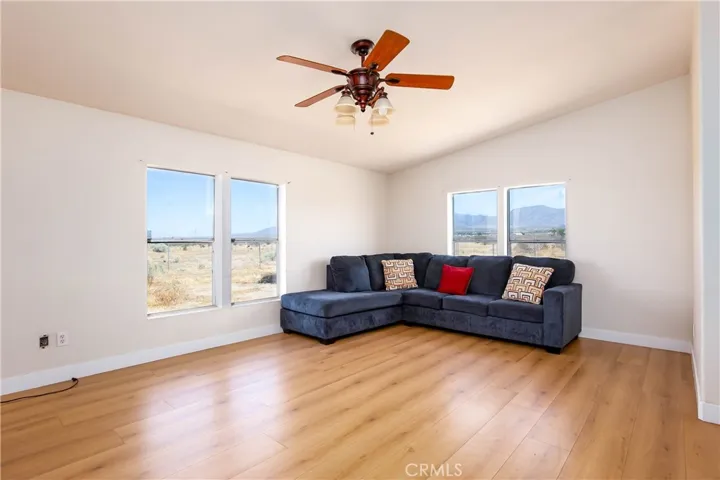 35950 116th E, Littlerock, California 93543
