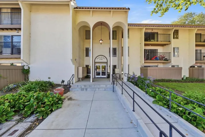1720 Halford Avenue 226, Santa Clara, California 95051