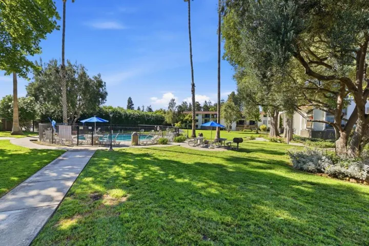 1720 Halford Avenue 226, Santa Clara, California 95051