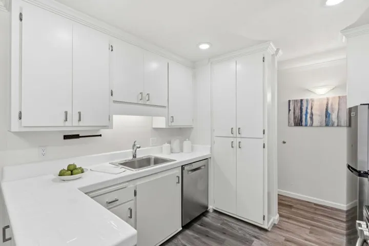 1720 Halford Avenue 226, Santa Clara, California 95051
