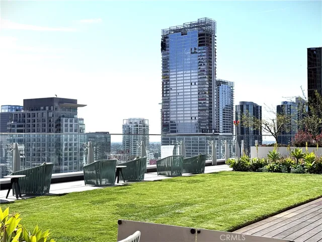 877 Francisco 517, Los Angeles, California 90017