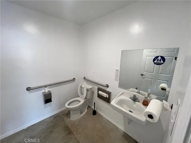 5864 Jasmine Street, Riverside, California 92504