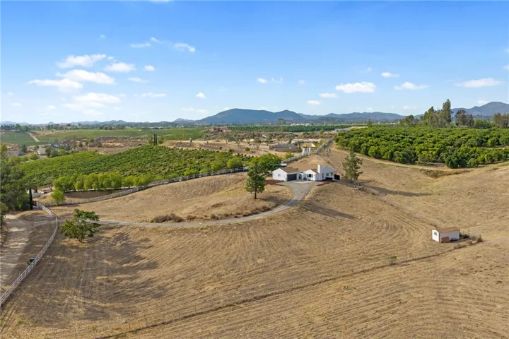 40752 Los Amantes Road, Temecula, California 92592