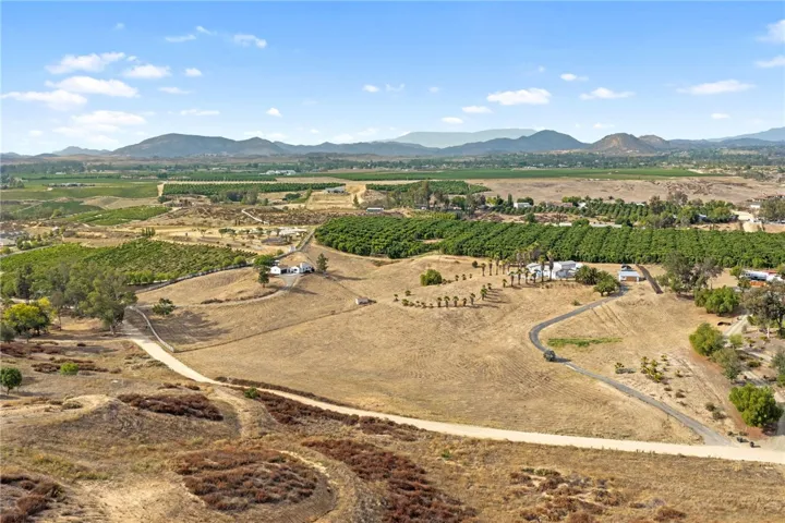 40752 Los Amantes Road, Temecula, California 92592