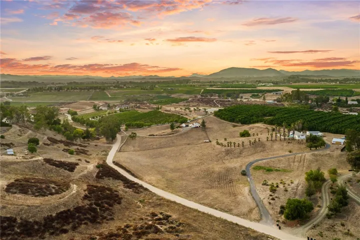 40752 Los Amantes Road, Temecula, California 92592