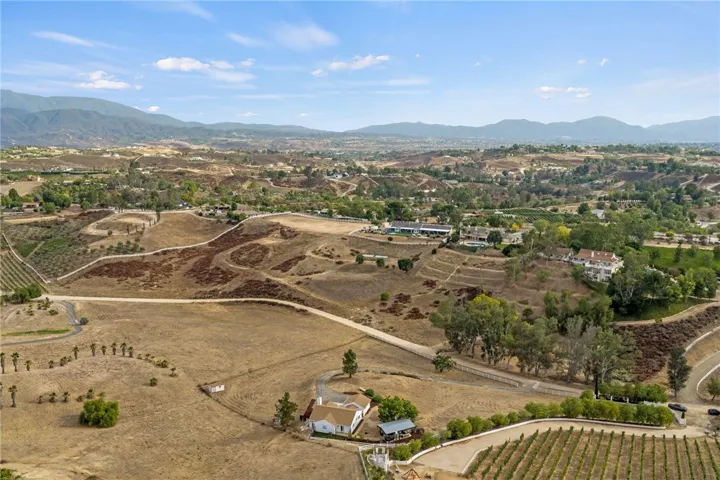 40752 Los Amantes Road, Temecula, California 92592
