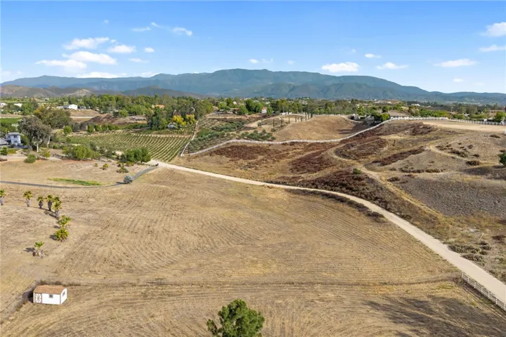 40752 Los Amantes Road, Temecula, California 92592
