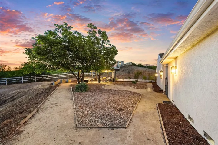 40752 Los Amantes Road, Temecula, California 92592