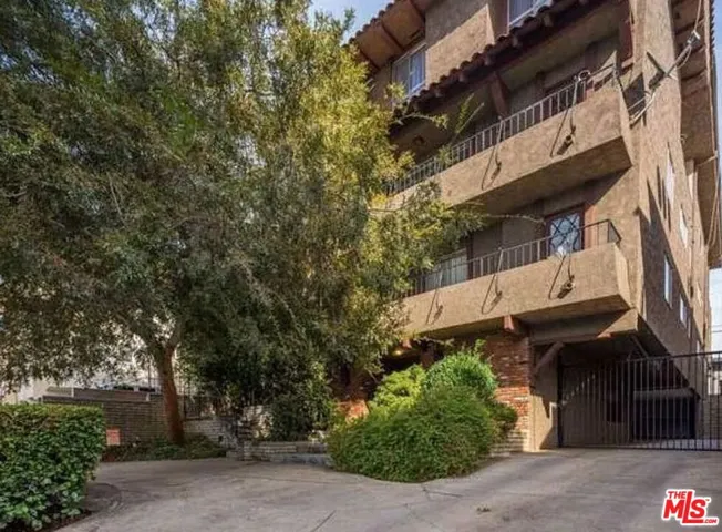 1224 S Barrington Avenue 201, Los Angeles, California 90025
