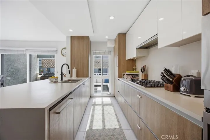 1915 Rockefeller Lane E, Redondo Beach, California 90278