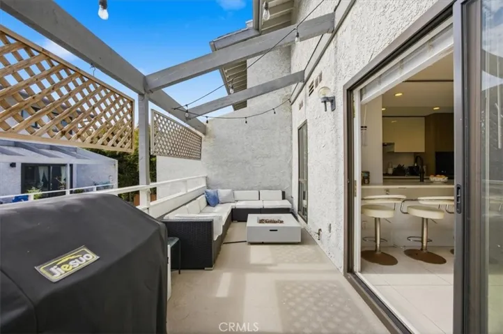 deck off of kitchen