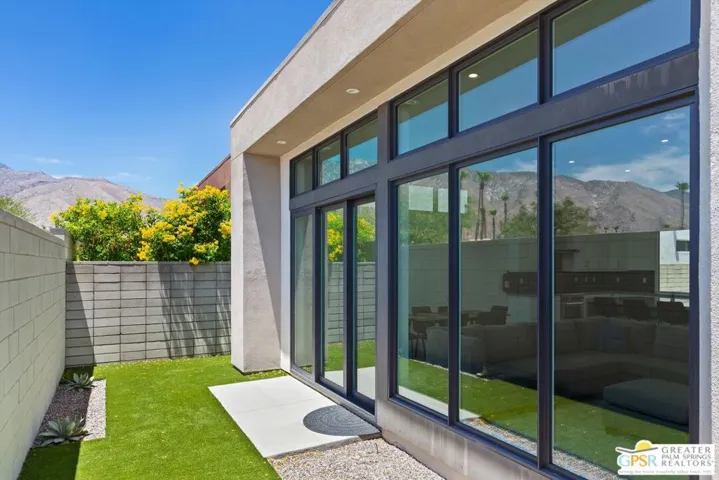 825 Fountain Drive, Palm Springs, California 92262