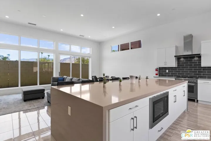 825 Fountain Drive, Palm Springs, California 92262